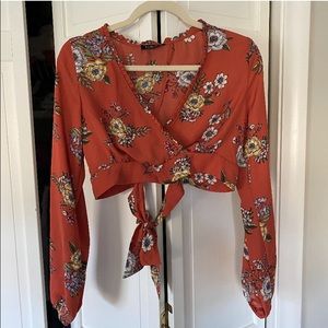 NWT Amazing lace floral cropped blouse